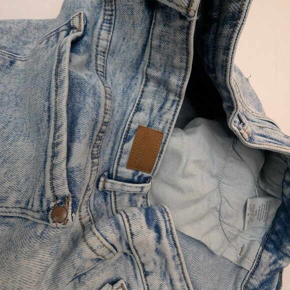 RARE Judy Blue Plus Size Star Print Mid Rise Shorts Size 3XL Blue - Picture 17 of 17